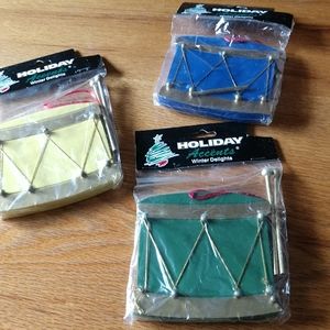 CHRISTMAS #3 Set of 3 Wooden Drums & Drum Stick Ornaments